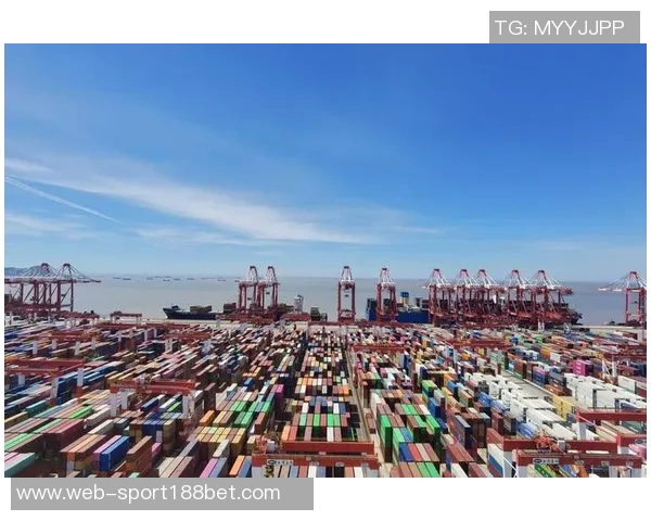 新赛季上海海港披冠军战袍再出发勇攀高峰续写辉煌传奇 新赛季上海海港披冠军战袍再出发勇攀高峰续写辉煌传奇