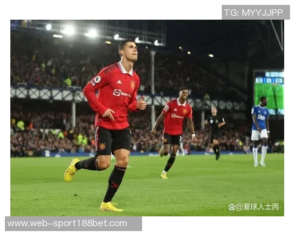 米罗狂揽15个篮板其中10个前场板助力球队翻盘正负值高达9 米罗狂揽15个篮板其中10个前场板助力球队翻盘正负值高达9